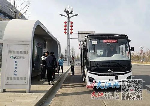 九江首批自动驾驶公交车上路